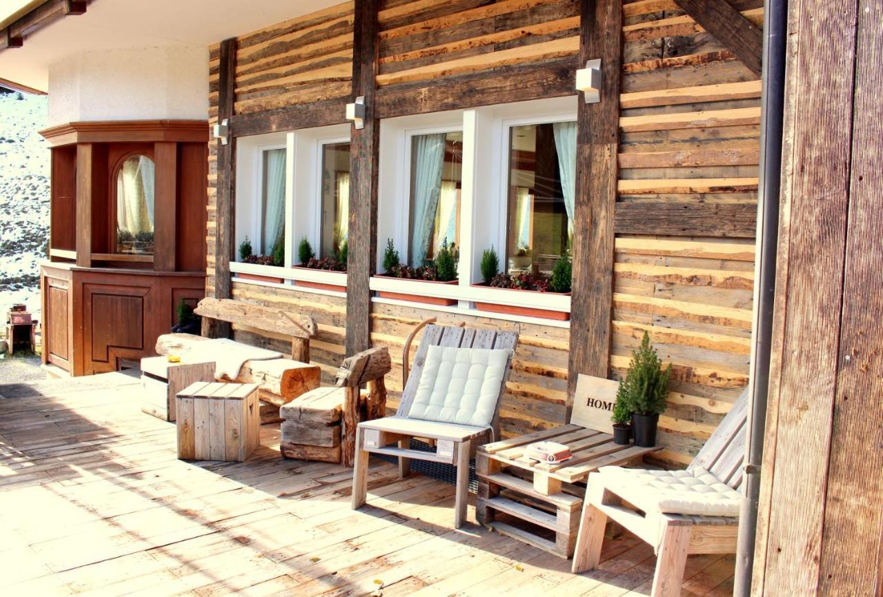 Berghotel Und Restaurant Kraeuter Chalet Furtwangen Esterno foto