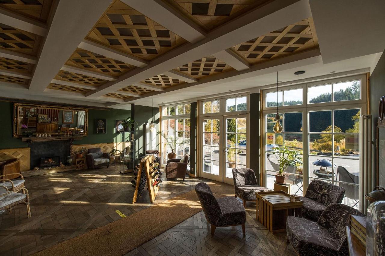 Berghotel Und Restaurant Kraeuter Chalet Furtwangen Esterno foto