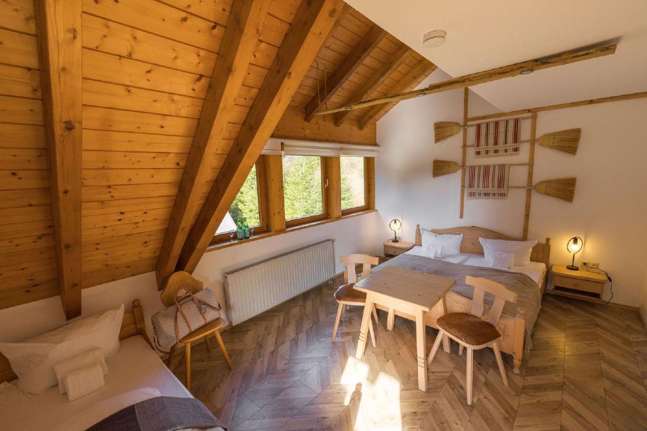 Berghotel Und Restaurant Kraeuter Chalet Furtwangen Esterno foto