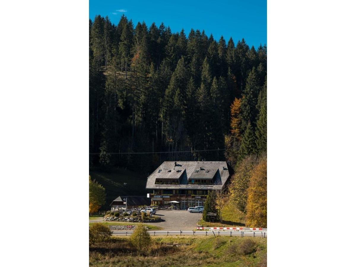 Berghotel Und Restaurant Kraeuter Chalet Furtwangen Esterno foto