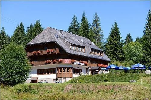 Berghotel Und Restaurant Kraeuter Chalet Furtwangen Esterno foto